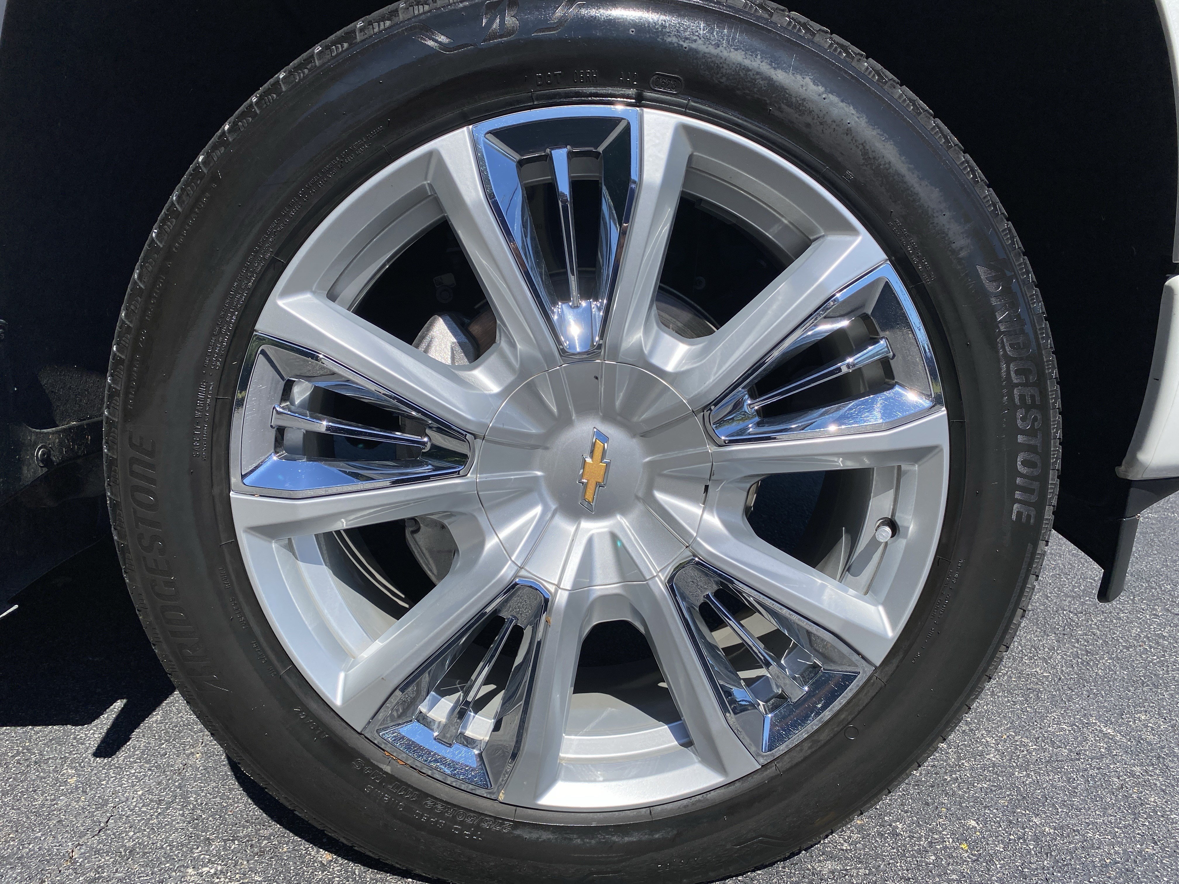 Used 2023 Chevrolet Silverado 1500 High Country w/ High Country Premium Package AWD/4WD image 13