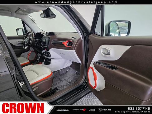 Used 2017 Jeep Renegade Limited image 10