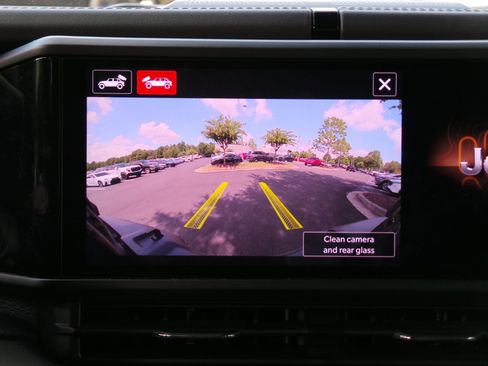 Used 2024 Jeep Wrangler Unlimited Sahara w/ Technology Group AWD/4WD image 12
