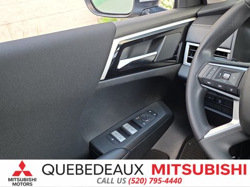 New 2026 Mitsubishi Outlander ES FWD image 24