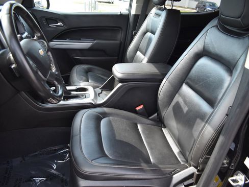 Used 2019 Chevrolet Colorado ZR2 w/ ZR2 Midnight Special Edition image 25