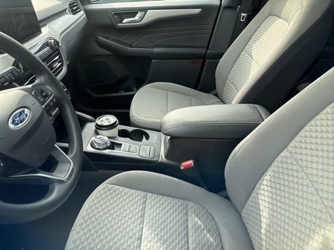 Used 2021 Ford Escape SE w/ SE Sport Appearance Package image 12