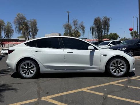 Used 2022 Tesla Model 3 Standard Range RWD image 2