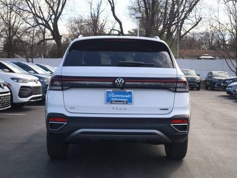 New 2026 Volkswagen Taos SE image 5