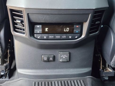 Used 2024 Toyota Sequoia Platinum AWD/4WD image 35