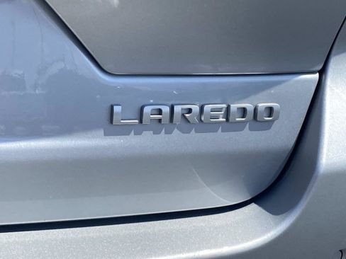 Used 2025 Jeep Grand Cherokee Laredo RWD image 5