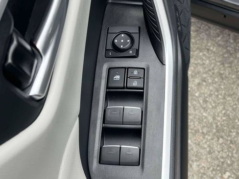 Used 2023 Toyota RAV4 XLE AWD/4WD image 14