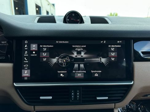 Used 2019 Porsche Cayenne AWD/4WD image 24