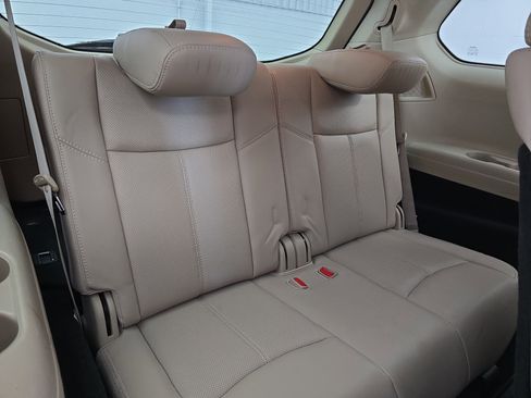 Used 2020 Nissan Pathfinder Platinum image 12