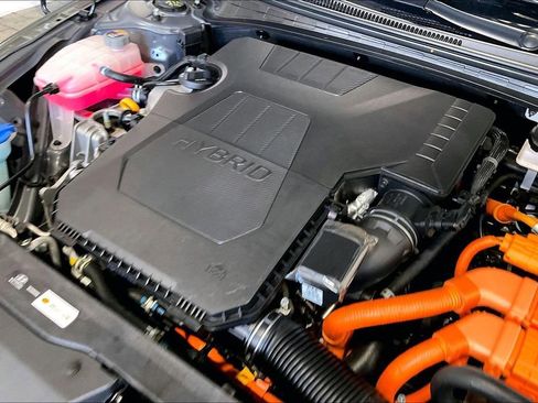 Used 2025 Hyundai Elantra Limited image 29