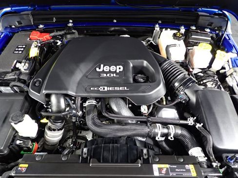 Used 2023 Jeep Gladiator Willys image 10