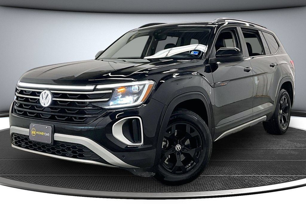 Used 2024 Volkswagen Atlas Peak Edition SE AWD/4WD image 3