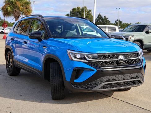 Used 2024 Volkswagen Taos SE image 22