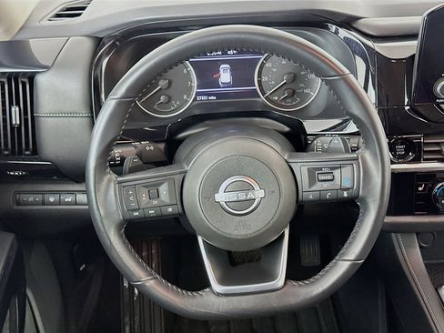 Used 2025 Nissan Pathfinder SV image 18