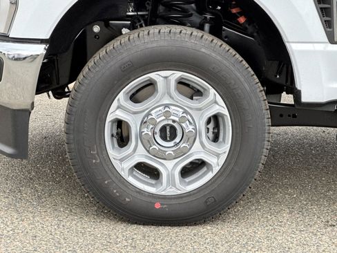 New 2026 Ford F250 XLT image 27