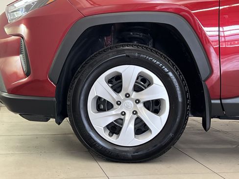 Used 2024 Toyota RAV4 LE AWD/4WD image 11