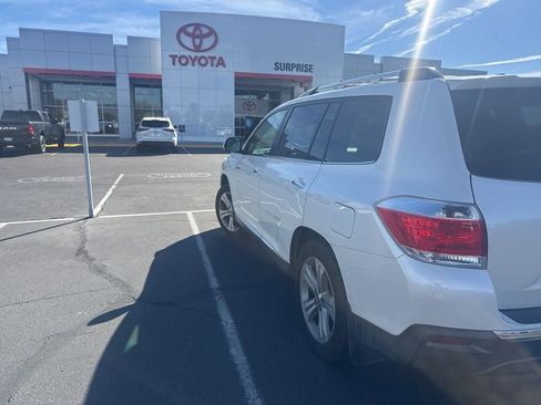 Used 2012 Toyota Highlander Limited w/ Tow Pkg image 3