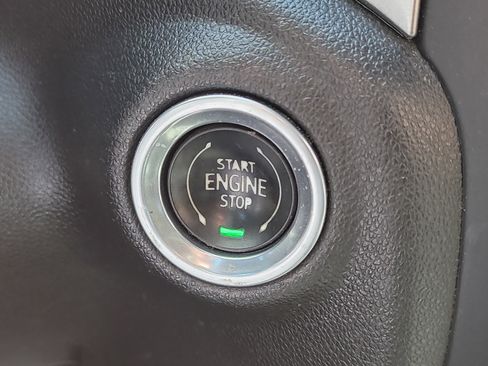 Used 2021 Chevrolet Silverado 1500 LT image 28