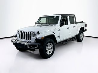 Used 2023 Jeep Gladiator Sport video 1