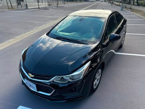 Used 2017 Chevrolet Cruze LS FWD image 31
