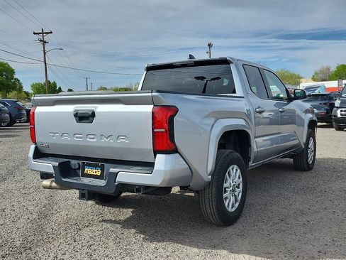 Used 2024 Toyota Tacoma SR5 AWD/4WD image 6
