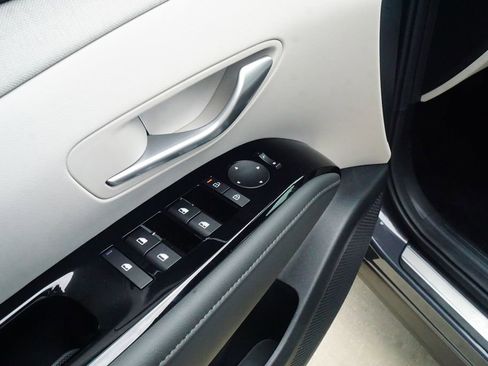 New 2026 Hyundai Tucson Limited FWD image 16