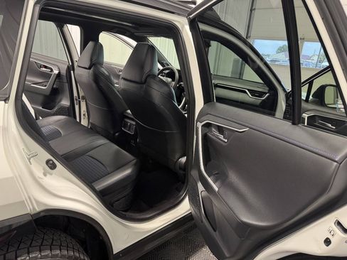 Used 2020 Toyota RAV4 XSE AWD/4WD image 25