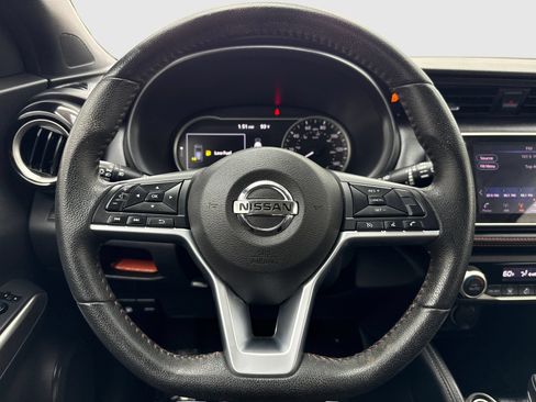 Used 2018 Nissan Kicks SR FWD image 19