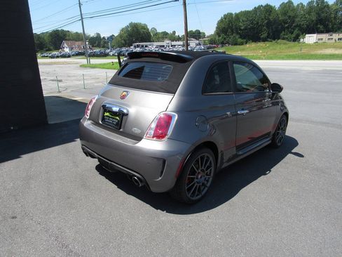 Used 2013 FIAT 500 Abarth w/ Beats Audio Pkg FWD image 4