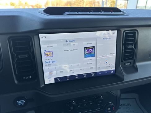 Used 2024 Ford Bronco Everglades image 16