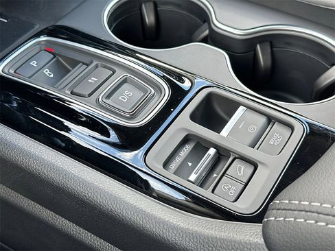 New 2025 Honda Pilot Touring image 32