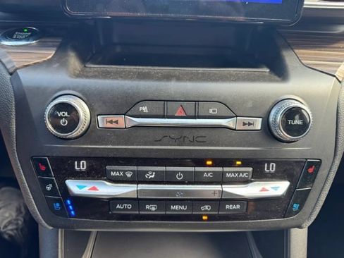 Used 2020 Ford Explorer Limited AWD/4WD image 15