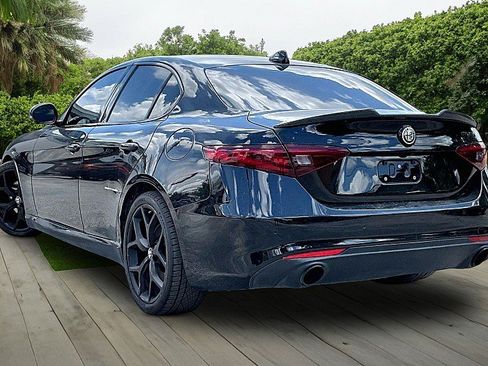 Used 2020 Alfa Romeo Giulia w/ Nero Edizione RWD image 7