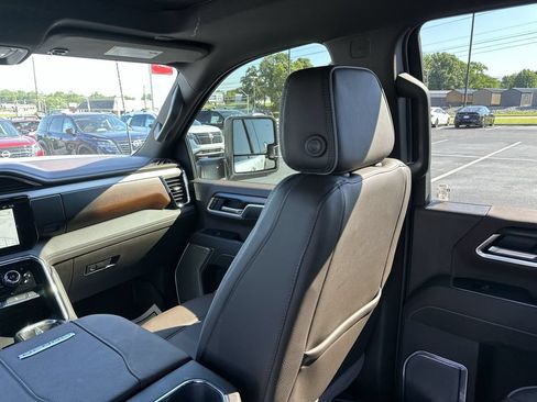 Used 2026 GMC Sierra 2500 Denali w/ Denali Reserve Package AWD/4WD image 11