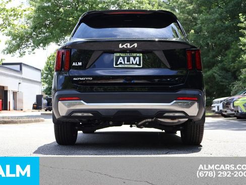Used 2025 Kia Sorento S w/ Panoramic Sunroof Package FWD image 6