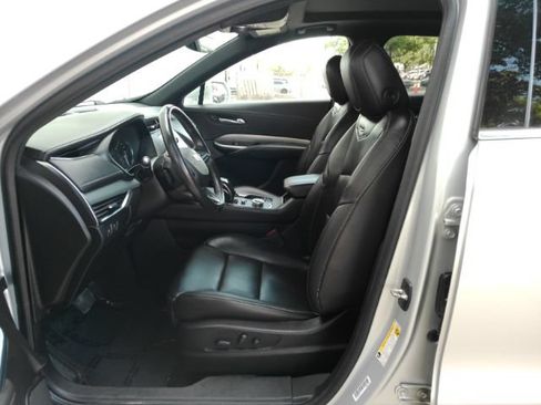 Used 2019 Cadillac XT4 Premium Luxury w/ Cold Weather Package FWD image 14