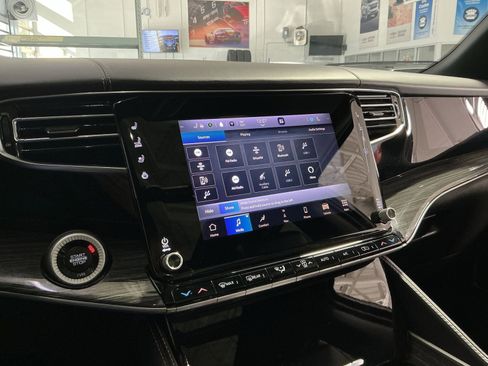 Used 2022 Jeep Wagoneer Series III w/ Premium Group I image 26