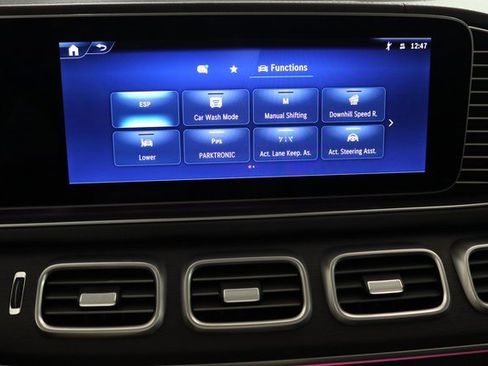 Used 2025 Mercedes-Benz GLS 450 4MATIC image 9