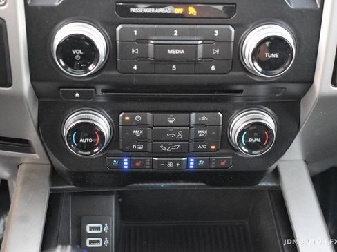Used 2018 Ford F150 Lariat w/ Equipment Group 502A Luxury AWD/4WD image 26