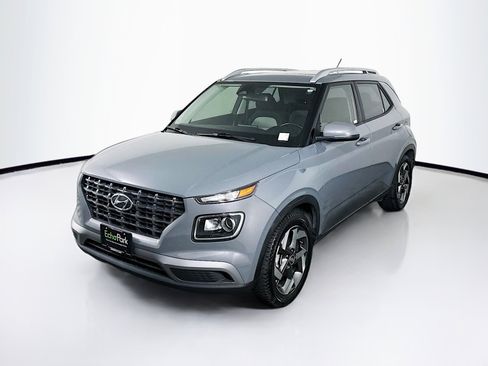 Used 2023 Hyundai Venue SEL w/ Cargo Package image 3