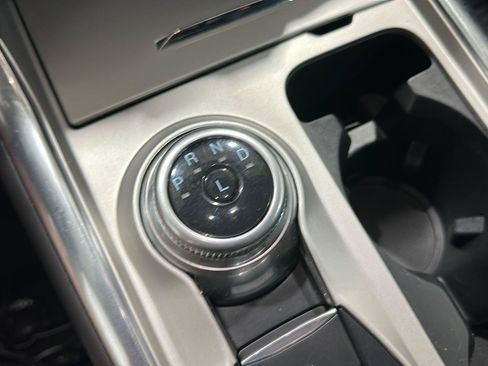Used 2022 Ford Explorer XLT w/ Equipment Group 202A AWD/4WD image 15
