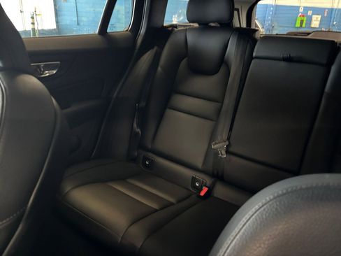 Used 2025 Volvo V60 B5 Cross Country Plus image 39