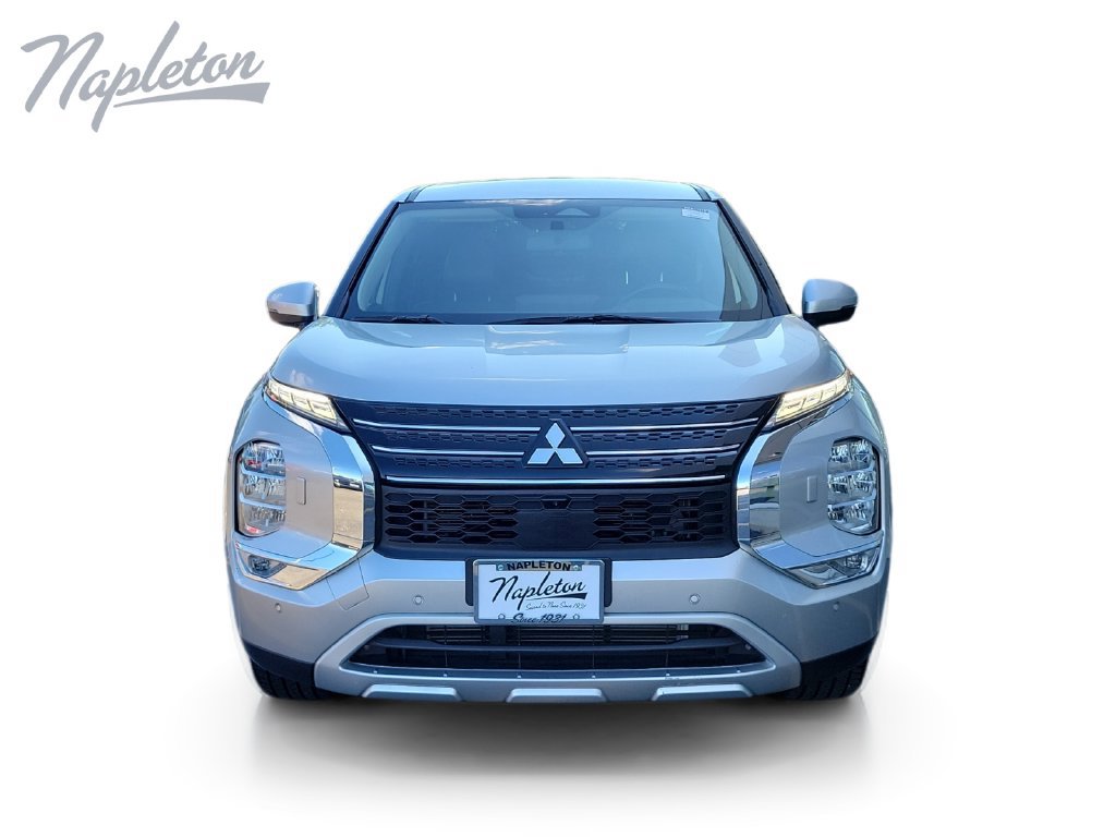 Used 2024 Mitsubishi Outlander SE AWD/4WD image 9