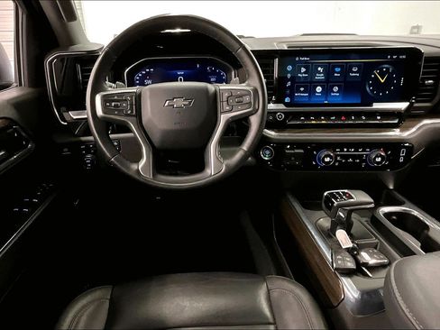 Used 2023 Chevrolet Silverado 1500 LT Trail Boss w/ LT Trail Boss Premium Package AWD/4WD image 6