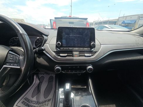 Used 2024 Nissan Altima 2.5 SR FWD image 14