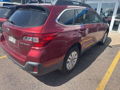 Used 2019 Subaru Outback 2.5i Premium AWD/4WD image 4
