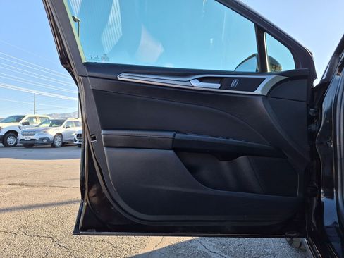 Used 2020 Ford Fusion SE AWD/4WD image 14