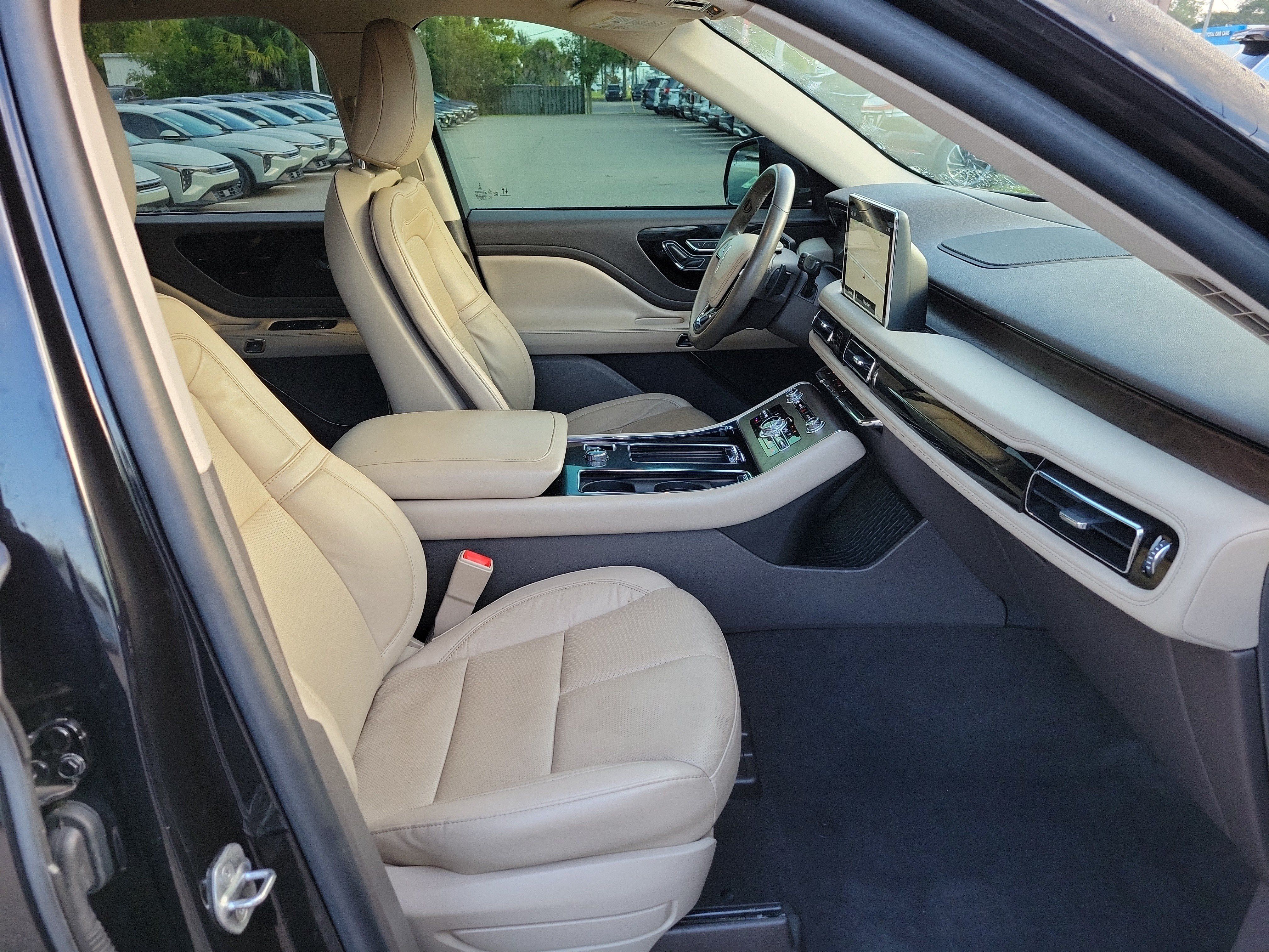 Used 2022 Lincoln Aviator Reserve RWD image 7