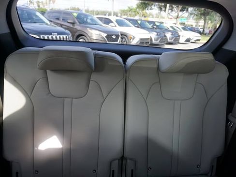 Used 2025 Kia Sorento EX FWD image 19