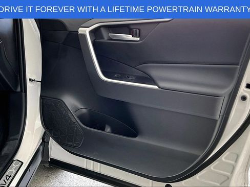 Used 2025 Toyota RAV4 XLE Premium image 24